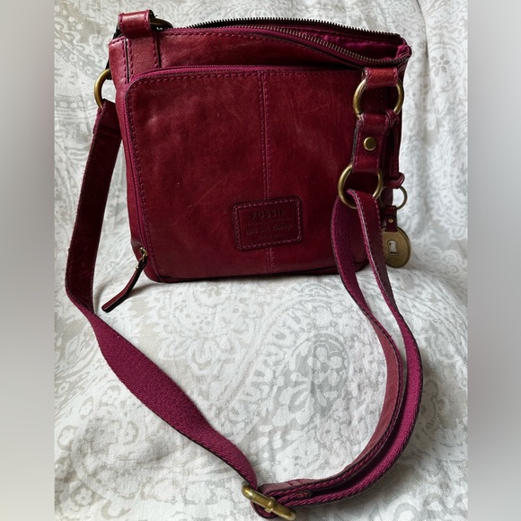 Fossil Handbags - Fossil Women's Burgundy Leather Crossbody Bag good condition like new